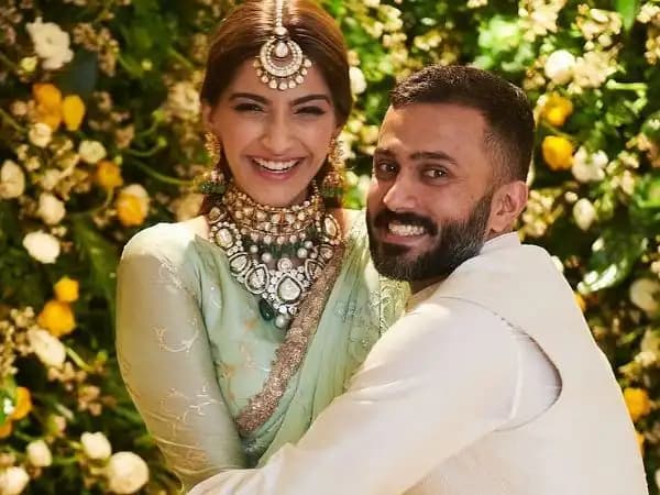 Sonam Kapoor Umumkan Nama Putra Keduanya, Penuh Makna Spiritual