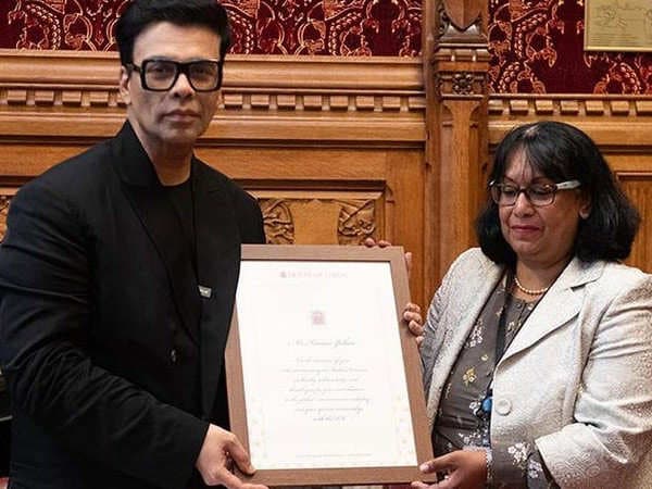 Selamat, Karan Johar Raih Penghargaan Dari Parlemen Inggris