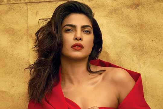 Priyanka Chopra Angkat Suara Mengenai Isu Pertengkaran yang Acapkali Menimpa Dua Heroine