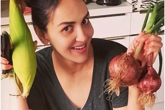 Hamil Anak Kedua, Esha Doel Pamer Hasil Kebun Dharmendra