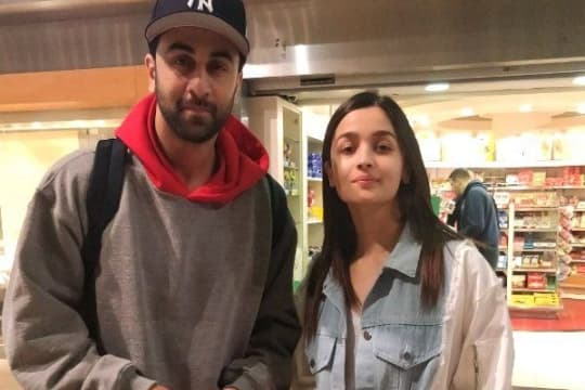 Ranbir Kapoor Hindari Alia Bhatt, Putus?