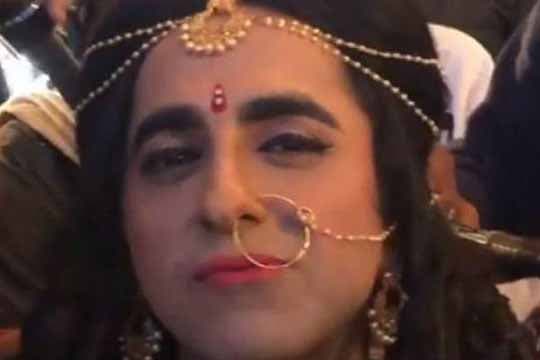 Pakai Cincin Hidung, Aayushmann Khurrana Merasa Seperti Sapi