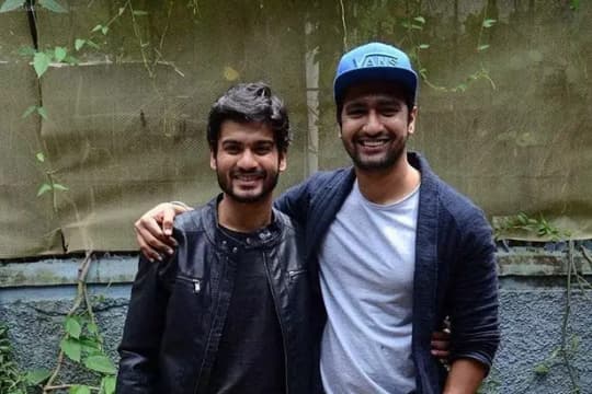 Sunny Kaushal Debut Melalui Film Gold, Vicky Kaushal Bangga