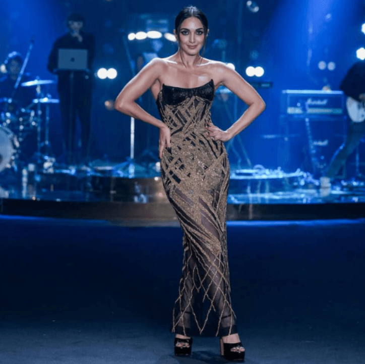 Kiara Advani di Lakme Fashion Week 2023