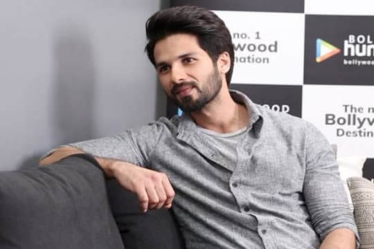 Shahid Kapoor Kantongi Film Remake Telugu Berjudul Jersey