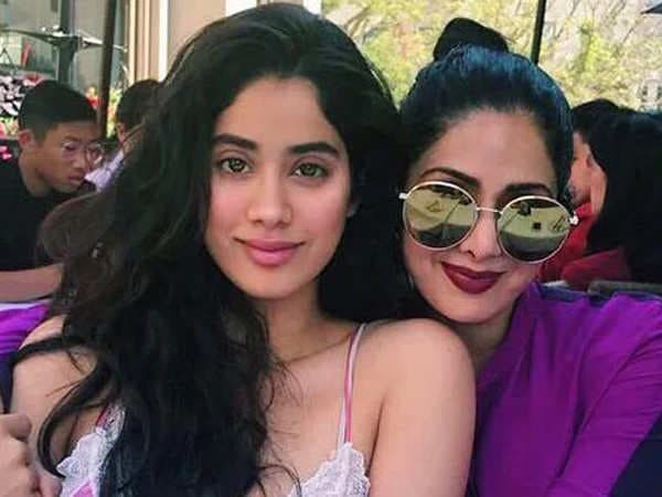 Janhvi Kapoor Bicara Tekanan Jadi Anak Sridevi?