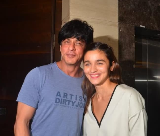 Yeay, Film Terbaru Alia Bhatt & Shah Rukh Khan Akan Dirilis Di Netflix