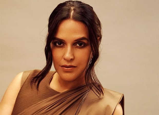 Neha Dhupia Go International Lewat Blue 52