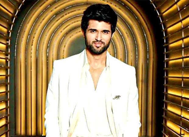 Karan Johar Dekati Vijay Deverakonda Untuk Peran Dev di Brahmastra Part 2?