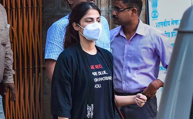 Satish Maneshinde Beberkan Prilaku Rhea Chakraborty Selama Di Penjara