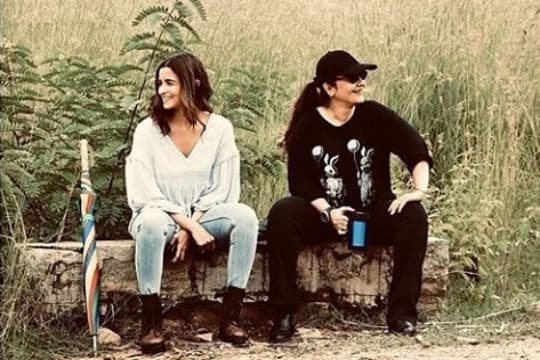 Mahesh Bhatt Sebut Alia dan Pooja Membuatnya Berkilau