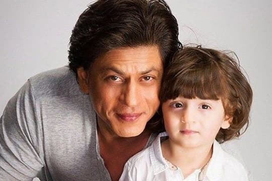 Ternyata Shah Rukh Khan Sering Bermain Game Bersama AbRam Khan