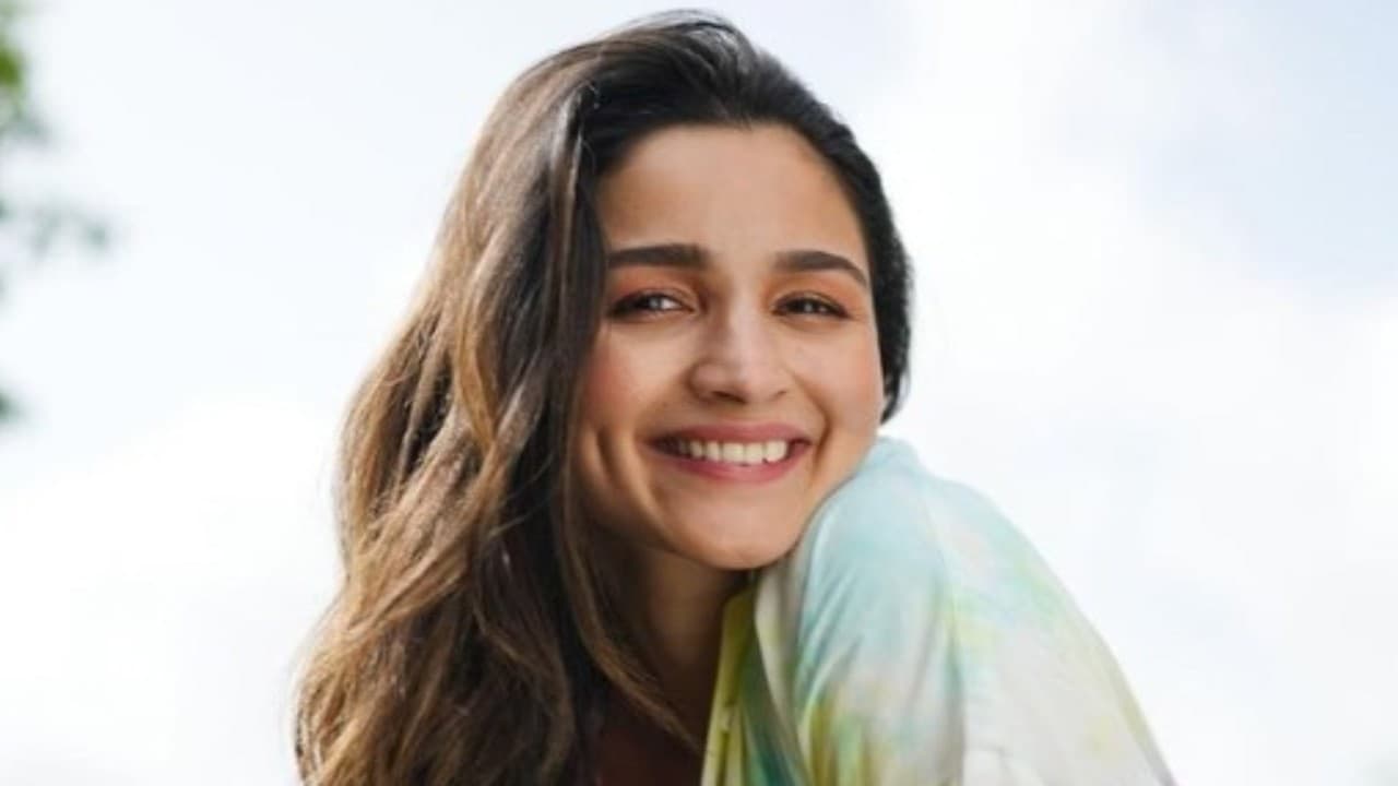 Alia Bhatt Bicara Soal Menyeimbangkan Karir dan Keluarga, Seperti Apa?