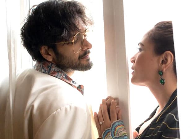 Pasangan Seleb Richa Chadha & Ali Fazal Umumkan Kehamilan