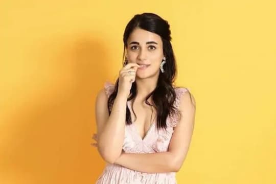 Radhika Madan Manfaatkan Masa Karantina Sebagai Waktu Intropeksi