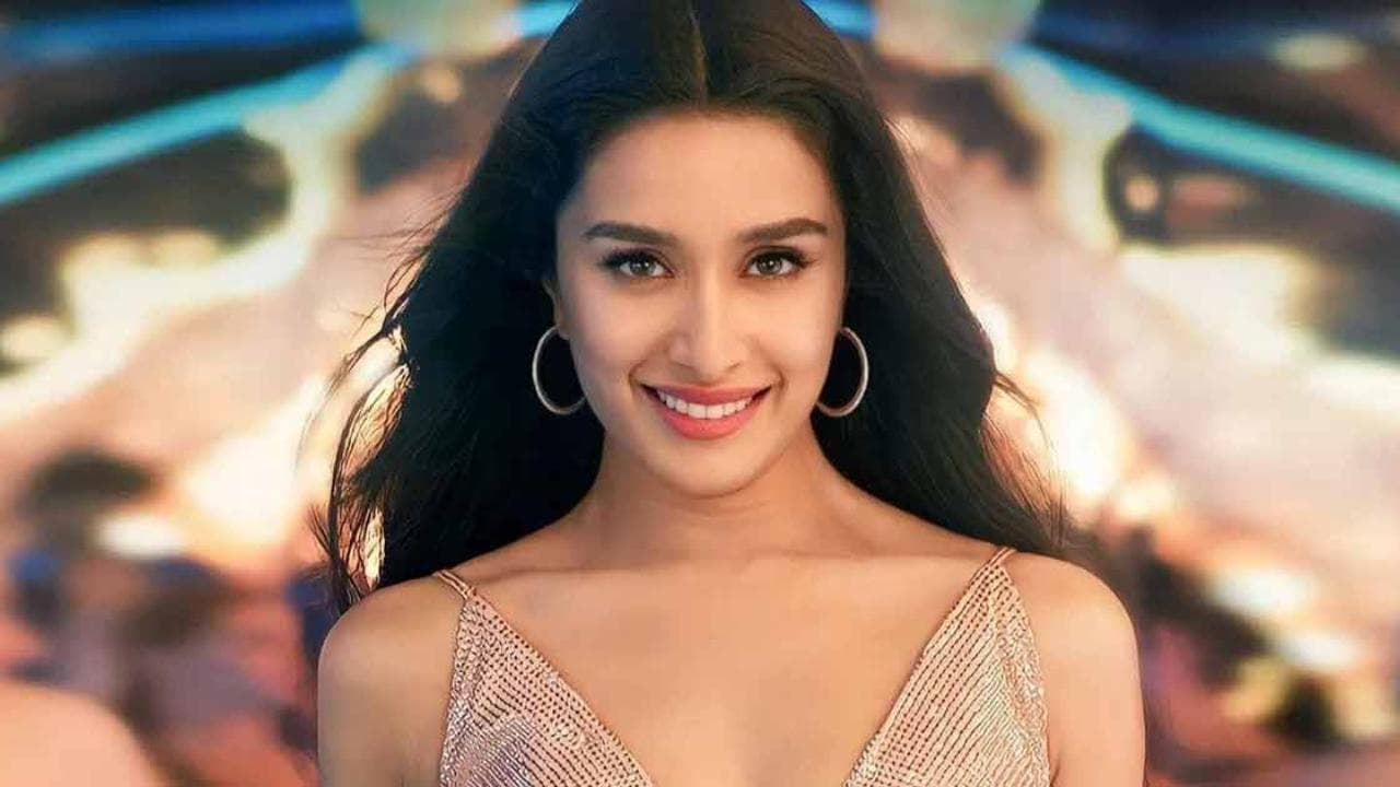 Shraddha Kapoor Tertarik Bintangi Film Kolosal