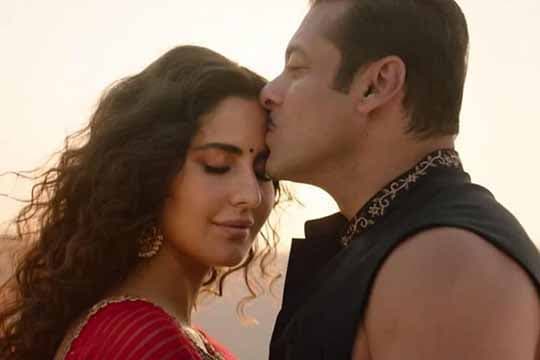 Lagu Chashni Rilis, Sutradara Akui Tak Bisa Ciptakan Adegan Romantis Salman Khan & Katrina Kaif