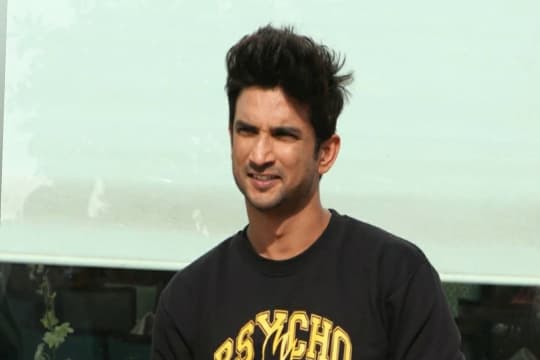 Supir Ambulans Klarifikasi Mengapa Ada Dua Ambulans di Kediaman Sushant Singh Rajput
