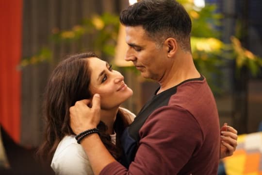 Setelah 10 Tahun Tak Bekerja Sama, Akshay Kumar Sebut Kareena Kapoor Seperti Anggur